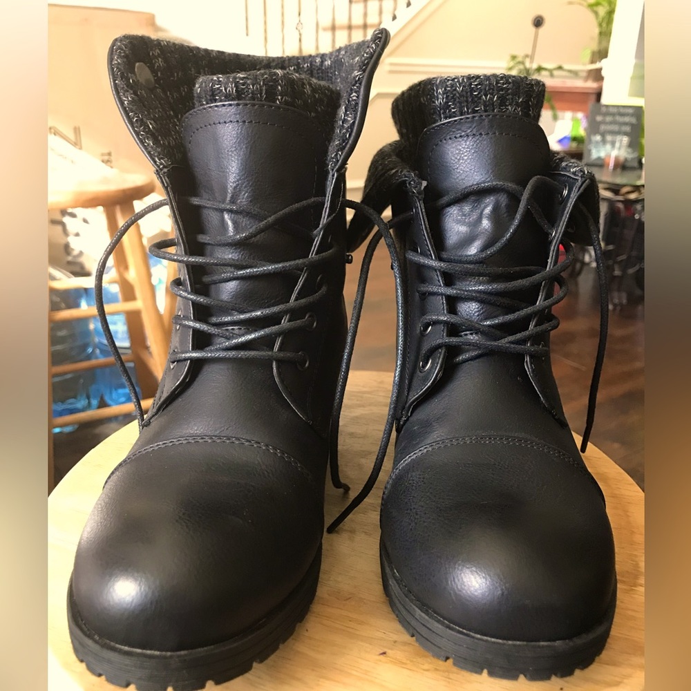 Like New Jessica Cline Black Cute Boots Size 9M